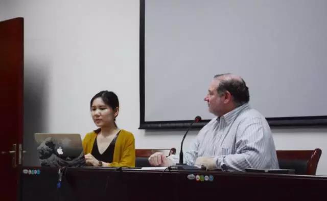 美国福德汉姆大学终身教授兰斯·斯特拉特赴华师大国产直播
做讲座